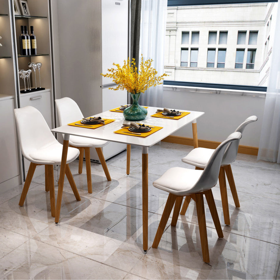 Set of 4 Ergonomic Dining Chairs in White Finish